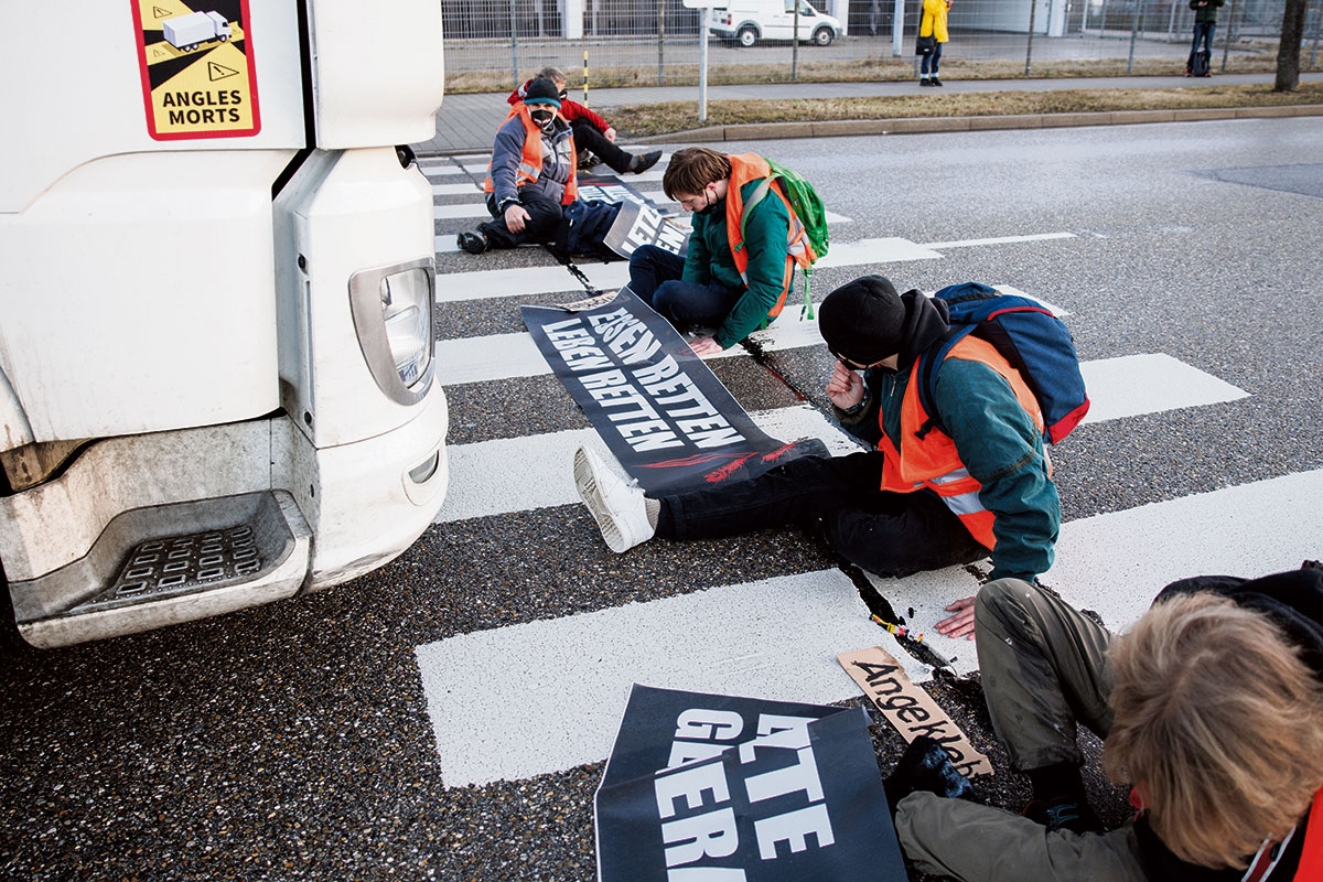 Mitglieder der »Letzten Generation« Mitte vergangener Woche am Flughafen München