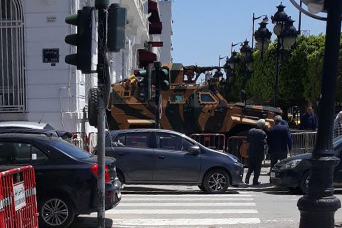 Panzer auf den Straßen in Tunis