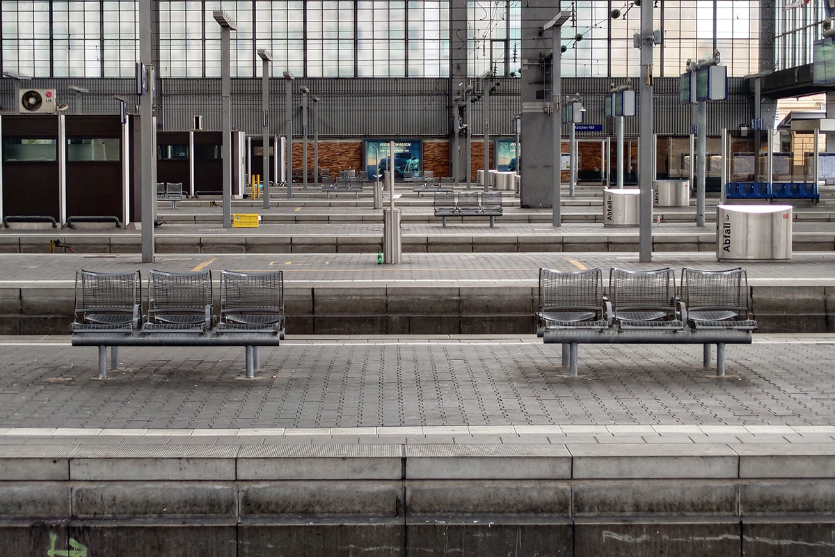 Münchner Hauptbahnhof während des bundesweiten Warnstreiks am 27. März