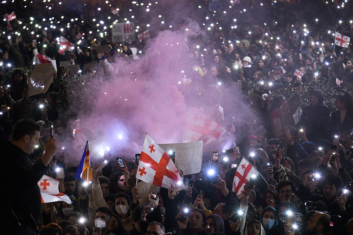 Demonstration gegen das Gesetzesvorhaben der Regierung in Tiflis