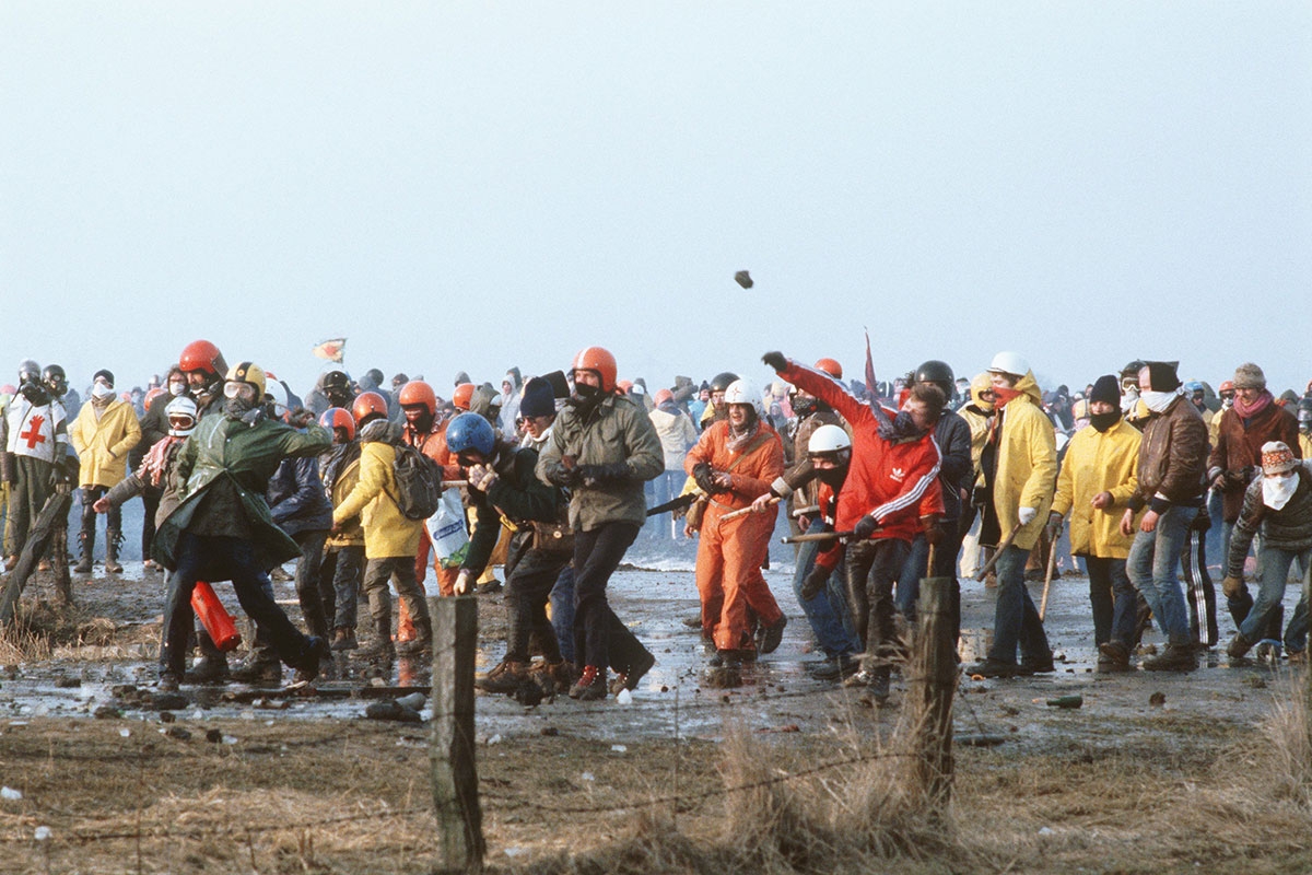 Militante Demo in Brokdorf, 1981