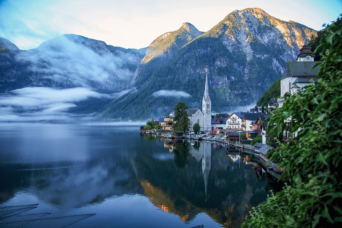 Hallstatt mit See und Vorderem Hirlatz