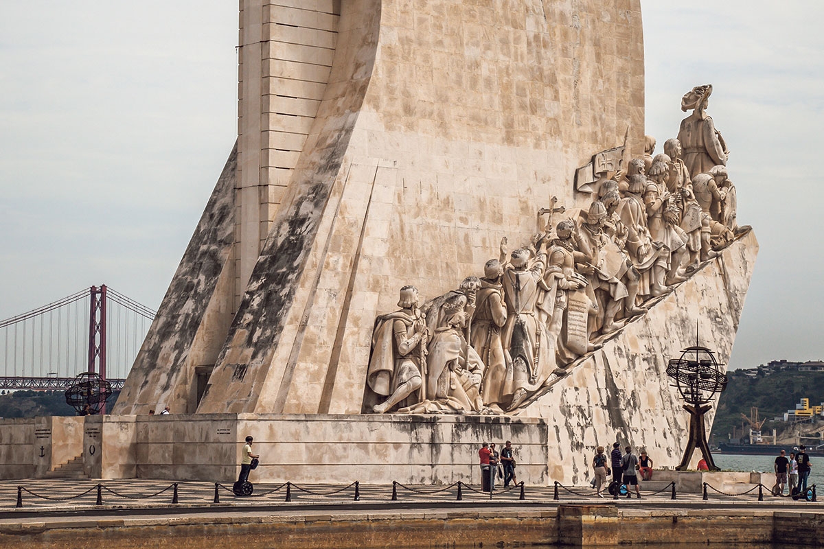 Das »Denkmal der Entdeckungen« ehrt wichtige Persönlichkeiten des frühen portugiesischen Kolonialismus, Lissabon