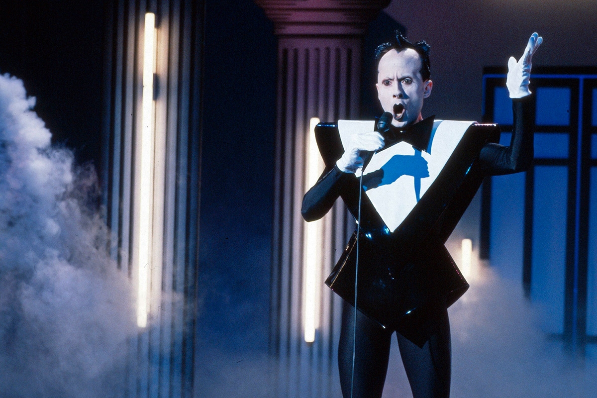 Erst Interview mit Thomas Gottschalk, dann auf die Bühne. Klaus Nomi bei einem Auftritt in der Fernsehsendung »Na sowas!«, 1982