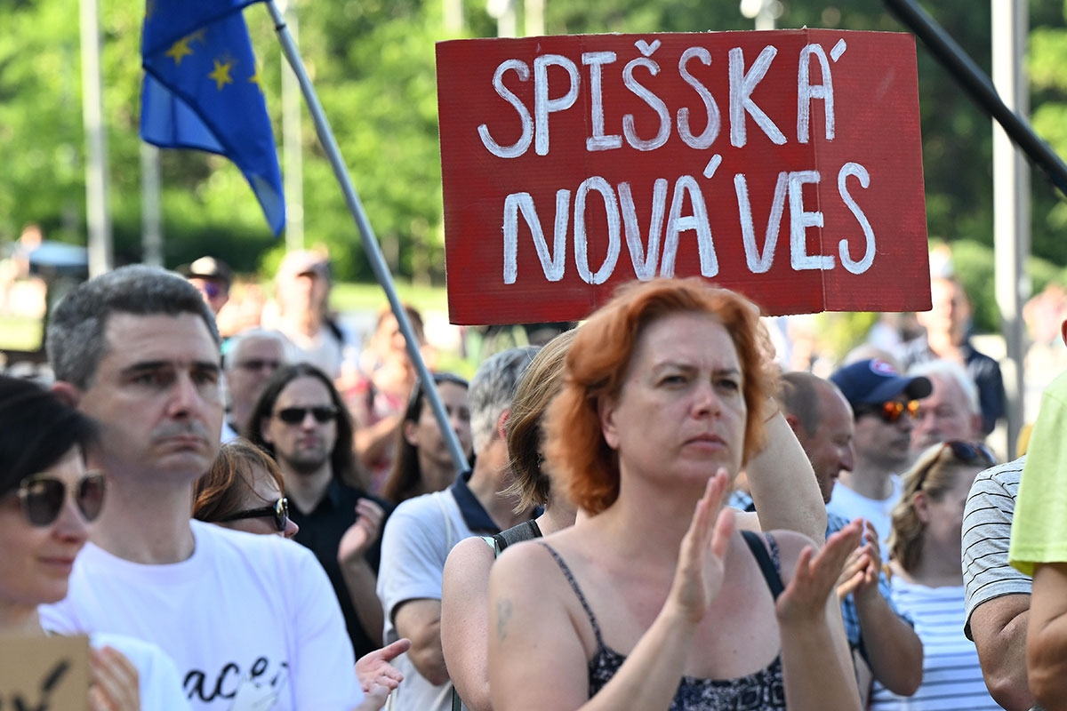 »Auflösung des RTVS nicht mit den Werten der Freiheit und der Menschenrechte vereinbar«. Proteste für Medienfreiheit in Bratislava, 18. Juni