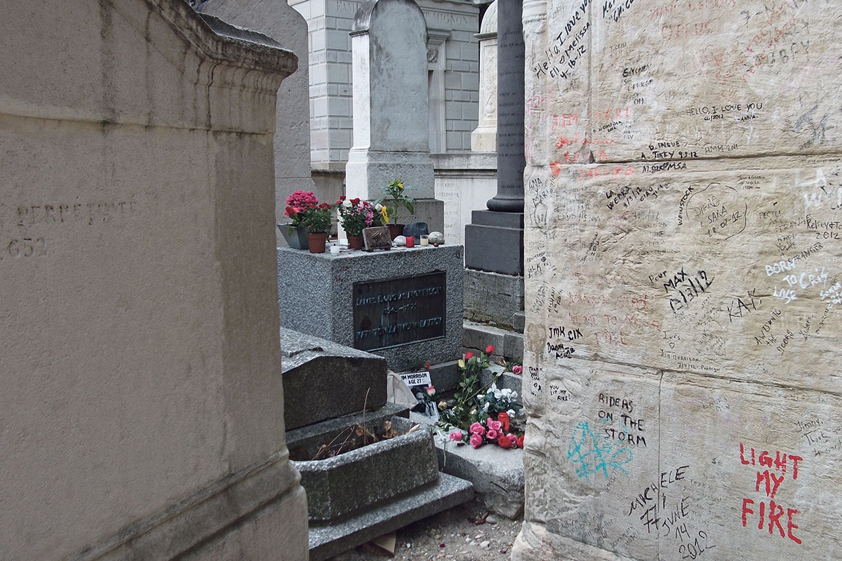 Unsterblich. Jim Morrisons Grab auf dem Père Lachaise in Paris