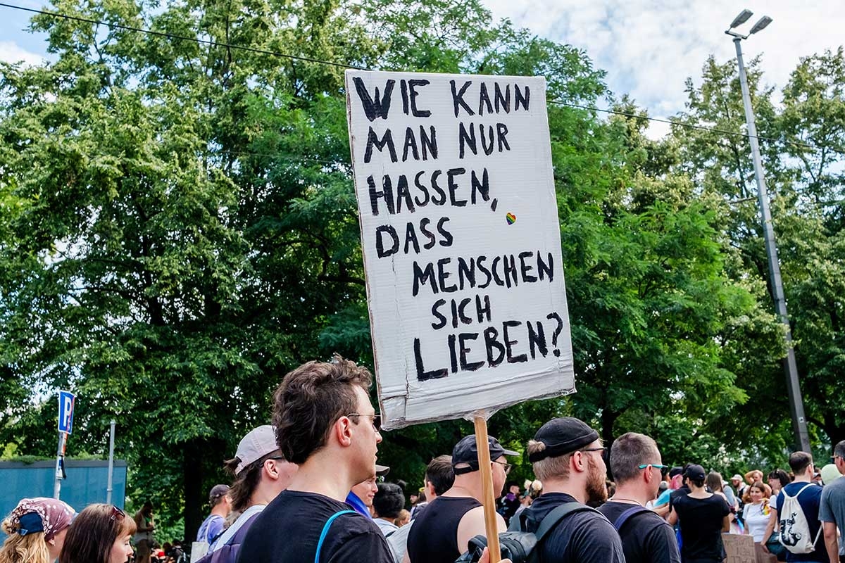 »Wie kann man nur hassen, dass Menschen sich lieben?« Fast 20.000 Menschen nahmen an der Leipziger Christopher-Street-Day-Parade teil