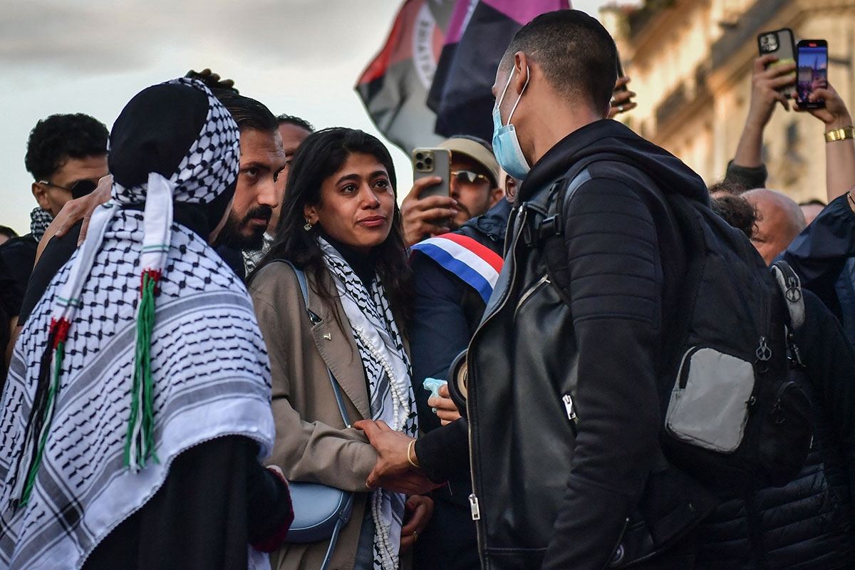 Intifada in Frankreich? Die LFI-Europaabgeordnete Rima Hassan Ende Mai bei einer Anti-Israel-Demo in Paris