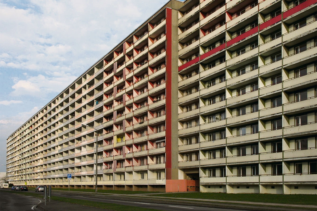 Ein Hochhaus in Hoyerswerda