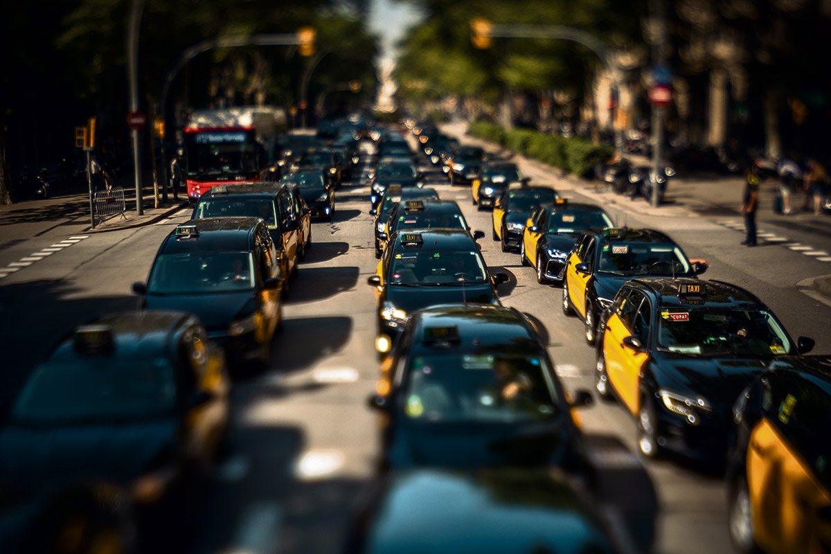 Bummelprotest von Taxifahrern in Barcelona