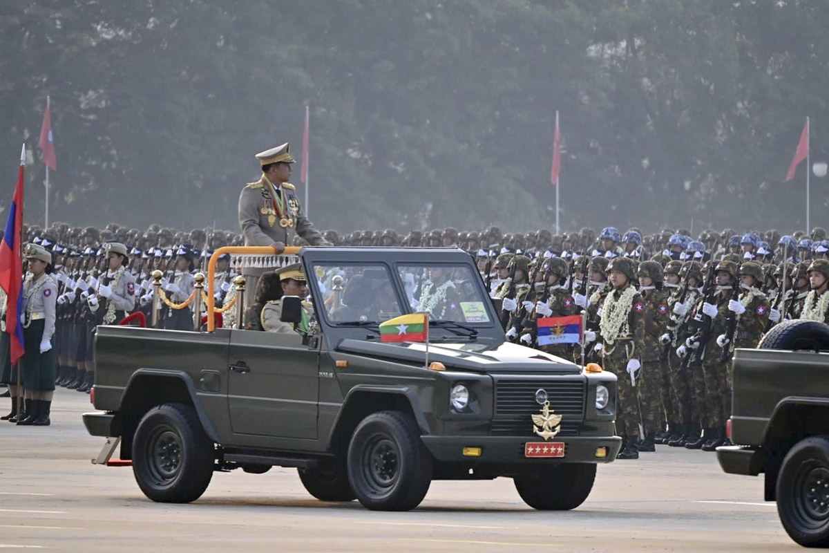 General Min Aung Hlaing beim »Tag der Streitkräfte« in Naypyidaw, 27. März