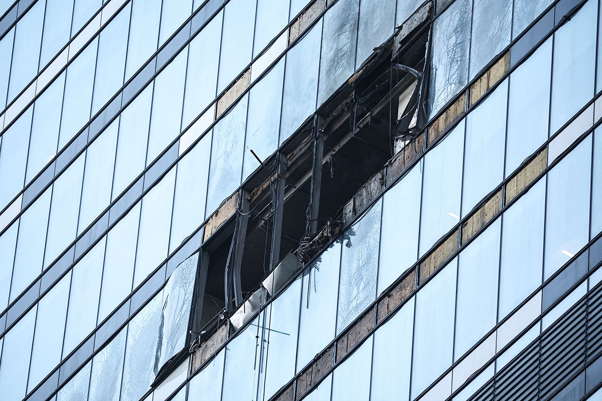 Hochhaus in Moskau nach dem Einschlag einer Drohne am 1. August