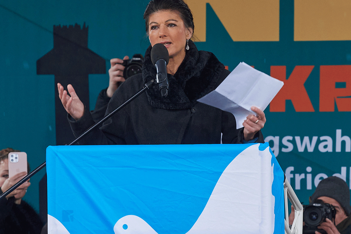 Wagenknecht bei der von ihr organisierten Kundgebung »Nein zu Kriegen«