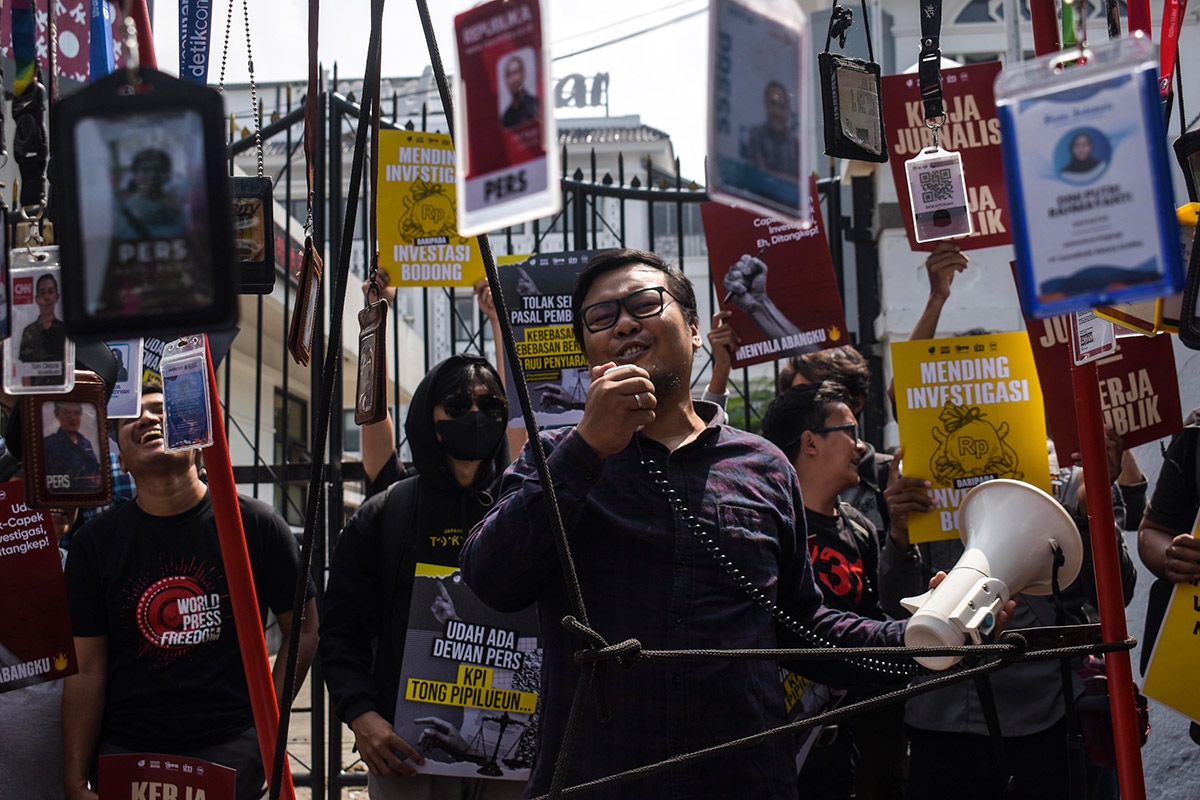 Lautstark für die Pressefreiheit. Journalisten protestieren in Westjava gegen die Änderungen des Rundfunkgesetzes, 28. Mai