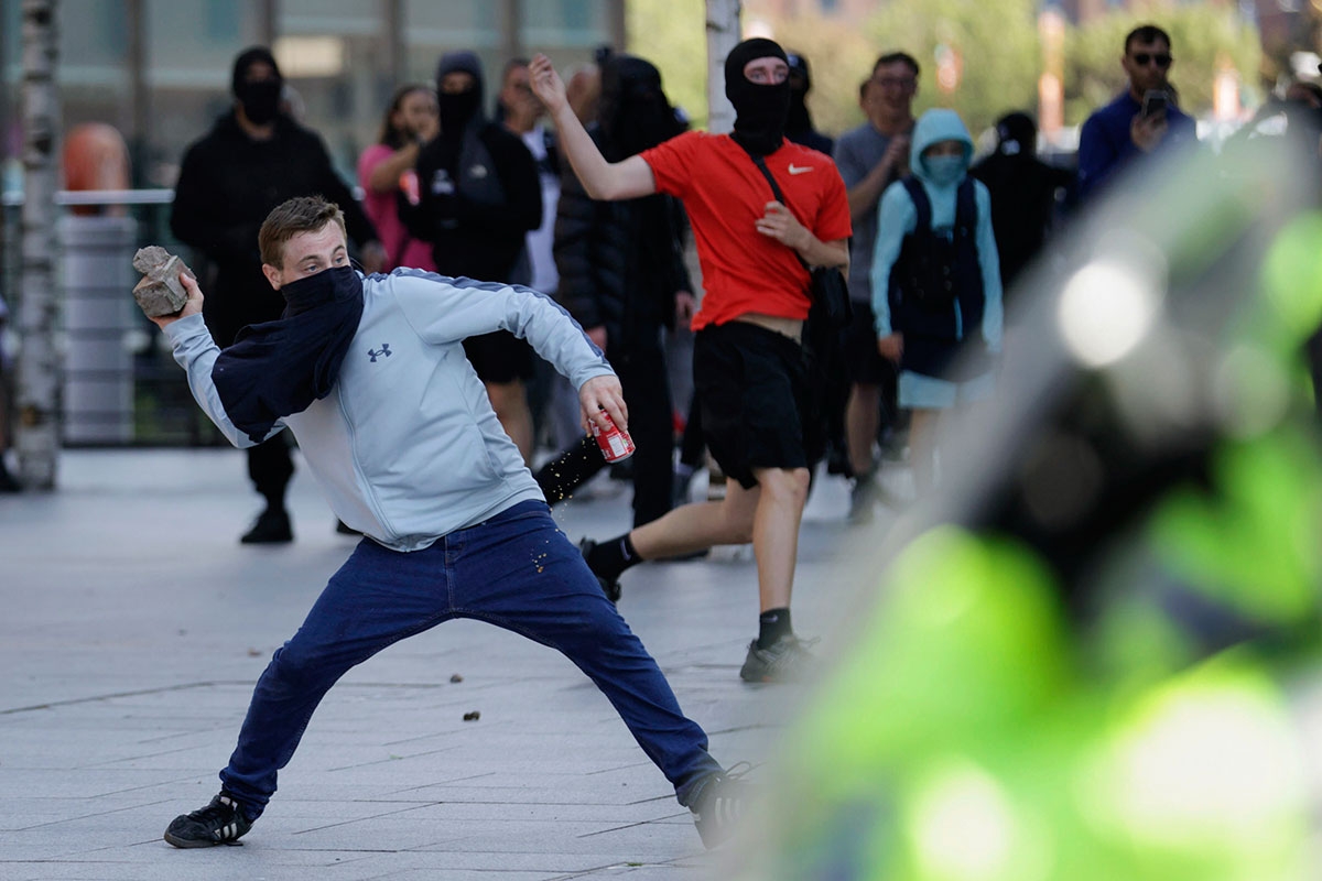 Antisemitische Influencer sehen Zionisten am Werk. Liverpool, 3. August