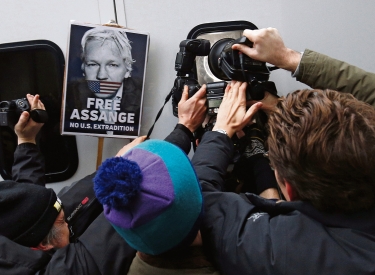 Julian Assange vor dem Westminster Magistrates Court in London, 13. Januar