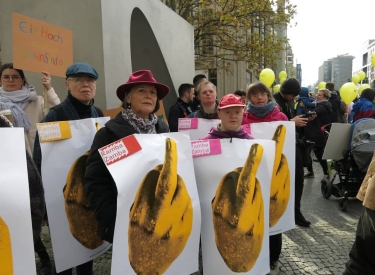 Protest von Mitarbeitenden des Theaters RambaZamba