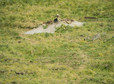 Ein aserbaidschanischer Soldat in der armenischen Provinz Gegharkunik – die für ihn Basarketschar heißt