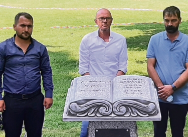 Gedenkveranstaltung mit Einweihung der Gedenkskulptur