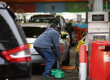 Britische Tankstelle