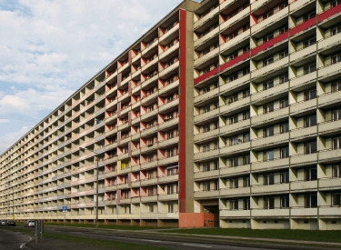 Ein Hochhaus in Hoyerswerda