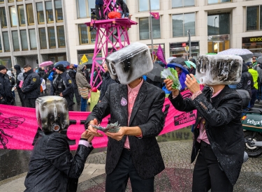  Anhänger der Gruppe Extinction Rebellion auf dem Potsdamer Platz. Berlin, 19. September