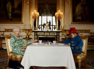 Die Queen und Paddington Bear