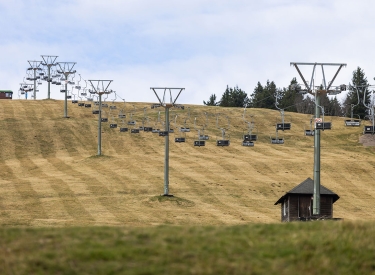 Sessellift ohne Schnee