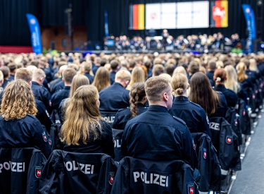 Ein Saal voller Polizistinnen und Polizisten