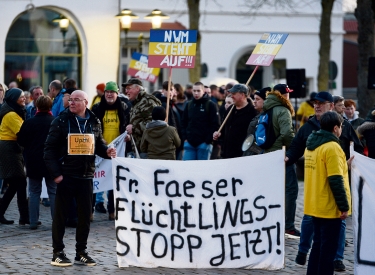 Protest gegen eine Flüchtlingsunterkunft im Ort Upahl