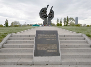 Mahnmal für die Opfer des KZ Sajmište am Ufer der Sava in Belgrad