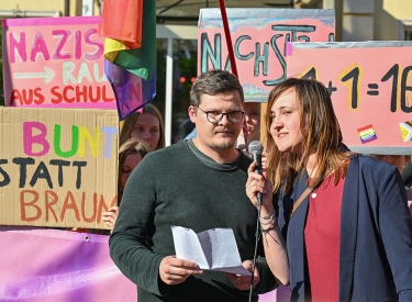 Demonstration «Vielfalt statt Einfalt - Schule ohne Diskriminierung» vor dem Schulamt in Cottbus