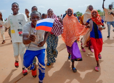 Anhänger:innen der nigrischen Militärjunta im August in der Hauptstadt Niamey