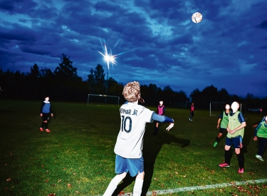 Im Amateurfußball liegt vieles noch im Dunkeln. Die C-Jugend vom TSV Maccabi München beim Training am 19. Oktober