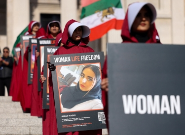 Kein Vergeben, kein Vergessen. Eine Demonstration in London erinnert an die im November 2022 von Ordnungskräften in Tabriz bei Protesten getötete Aylar Haghi, 8. März