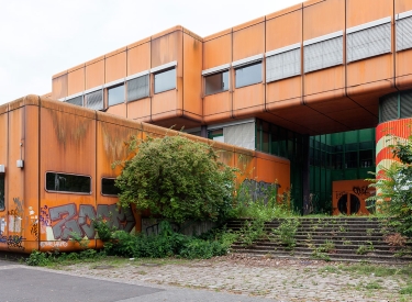 Der Letzte macht das Licht aus. Ruine des ehemaligen Diesterweg-Gymnasiums in Berlin-Gesundbrunnen