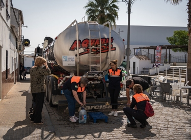 Trinkversorgung nur noch per Tanklaster. Auch in südeuropäischen Ländern wie Spanien gibt es immer größere Probleme durch das knapper werdende Wasser