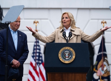 Präsidentin Jill Biden? Ehemann Joe hört zumindest brav zu