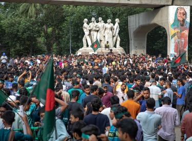 Sie fordern einen Prozess gegen Hasina. Studenten protestieren in der Nähe der Dhaka-Universität, 12. August